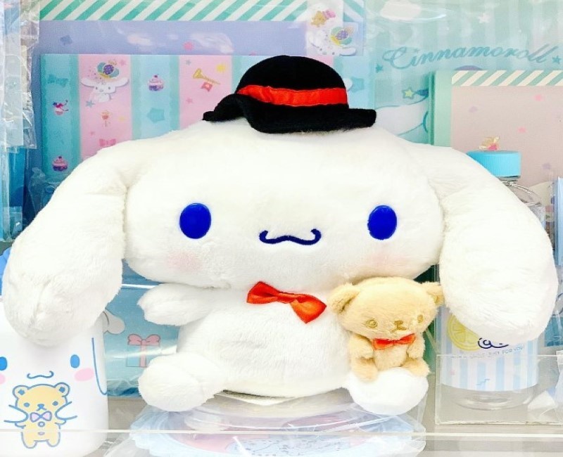 Cute Cloud Hugs: Cinnamoroll Plushies Gather for Fun